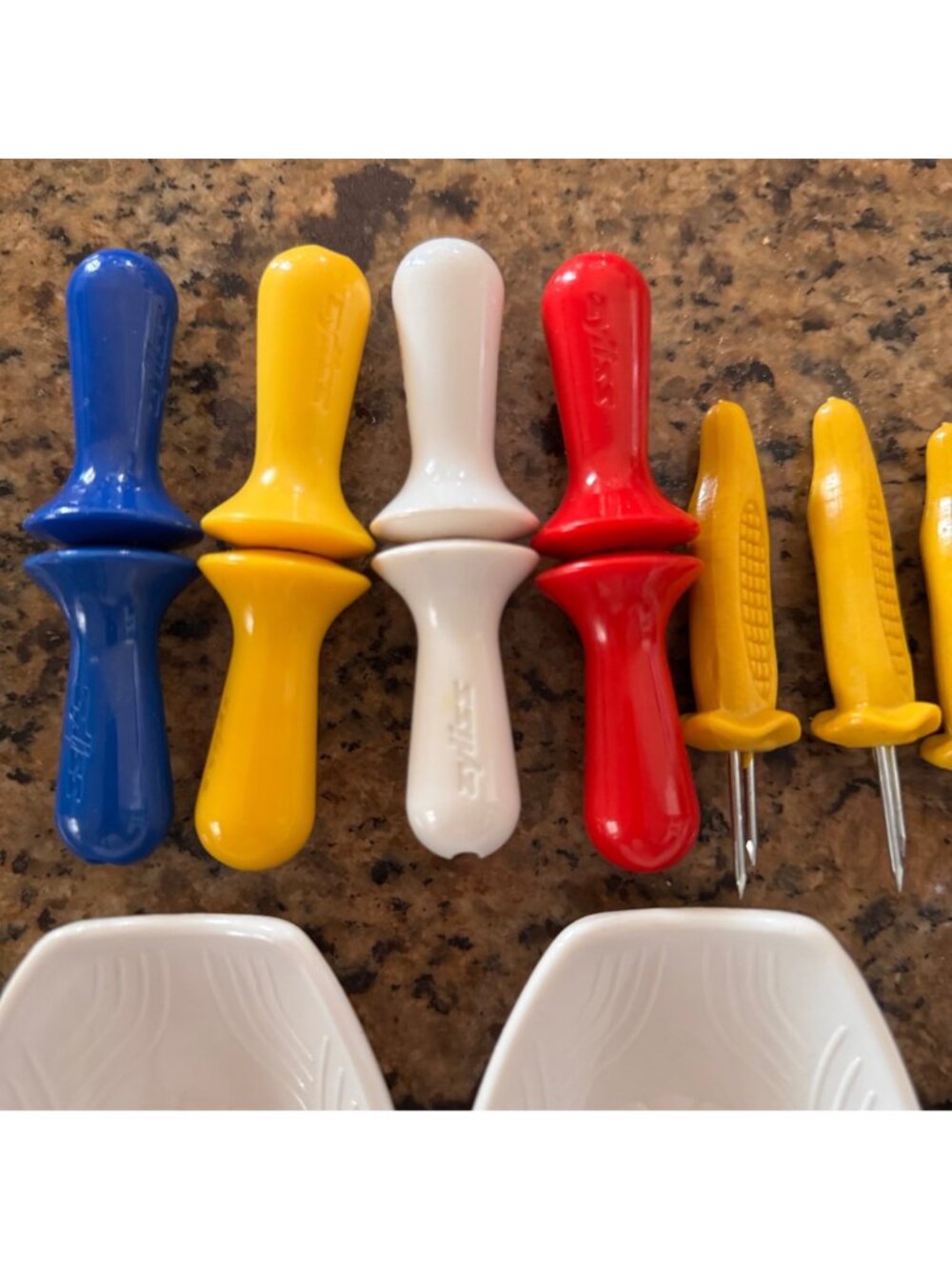 Hoan Melamine Resin Corn on the Cob Serving Dishes ZYLISS Swiss Holders Vtg 80s - Picture 4 of 14